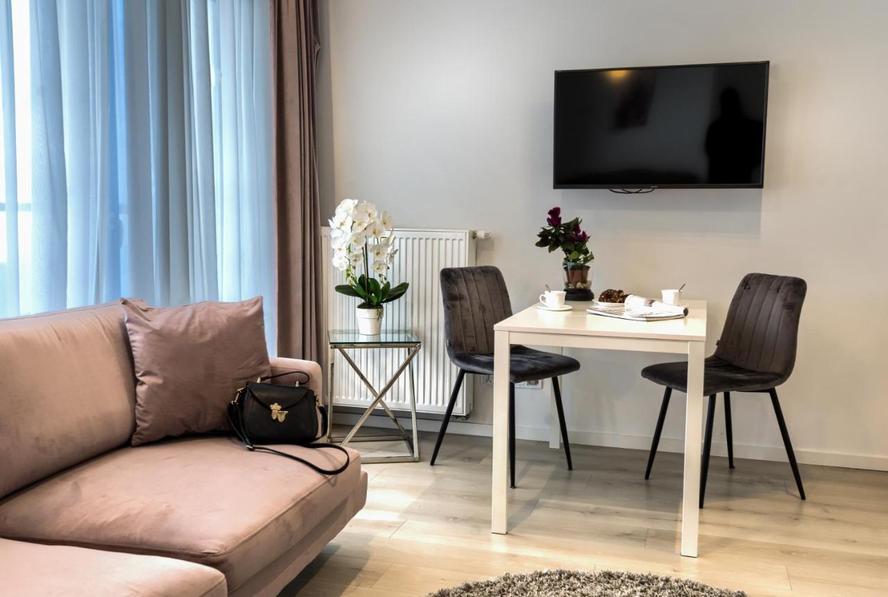 ורשה Wola Luxury Stay מראה חיצוני תמונה