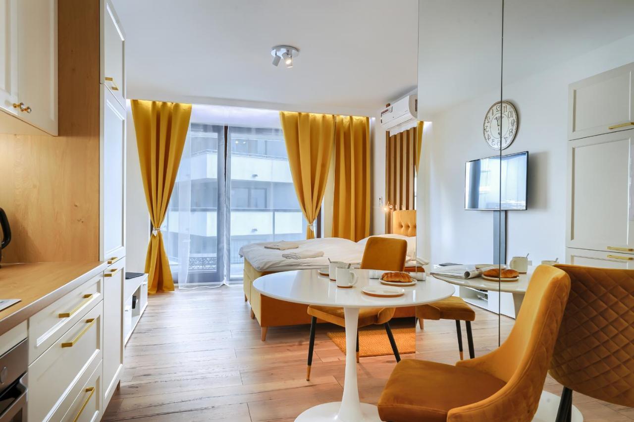 ורשה Wola Luxury Stay מראה חיצוני תמונה