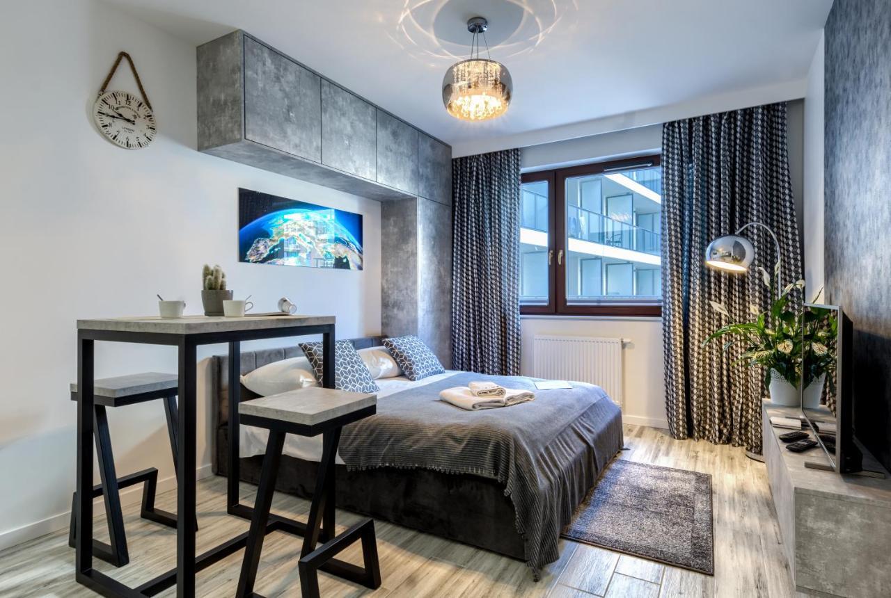 ורשה Wola Luxury Stay מראה חיצוני תמונה
