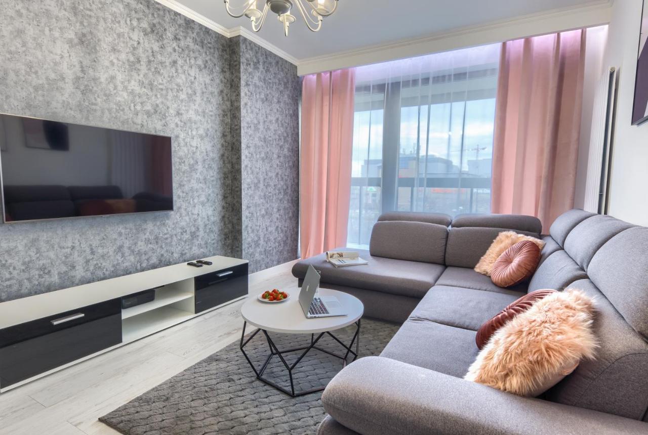 ורשה Wola Luxury Stay מראה חיצוני תמונה
