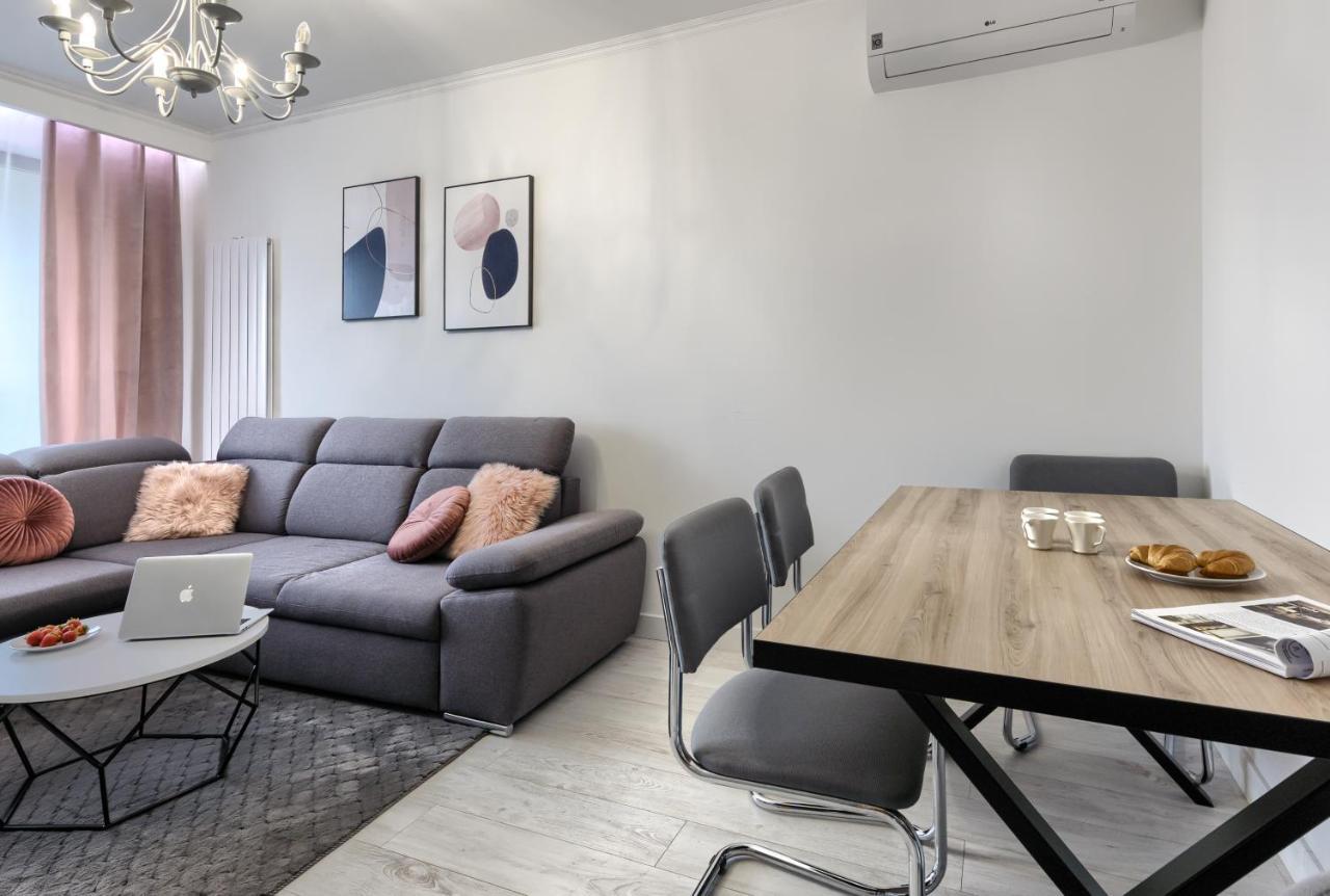 ורשה Wola Luxury Stay מראה חיצוני תמונה