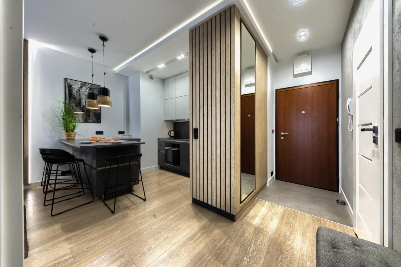 ורשה Wola Luxury Stay מראה חיצוני תמונה