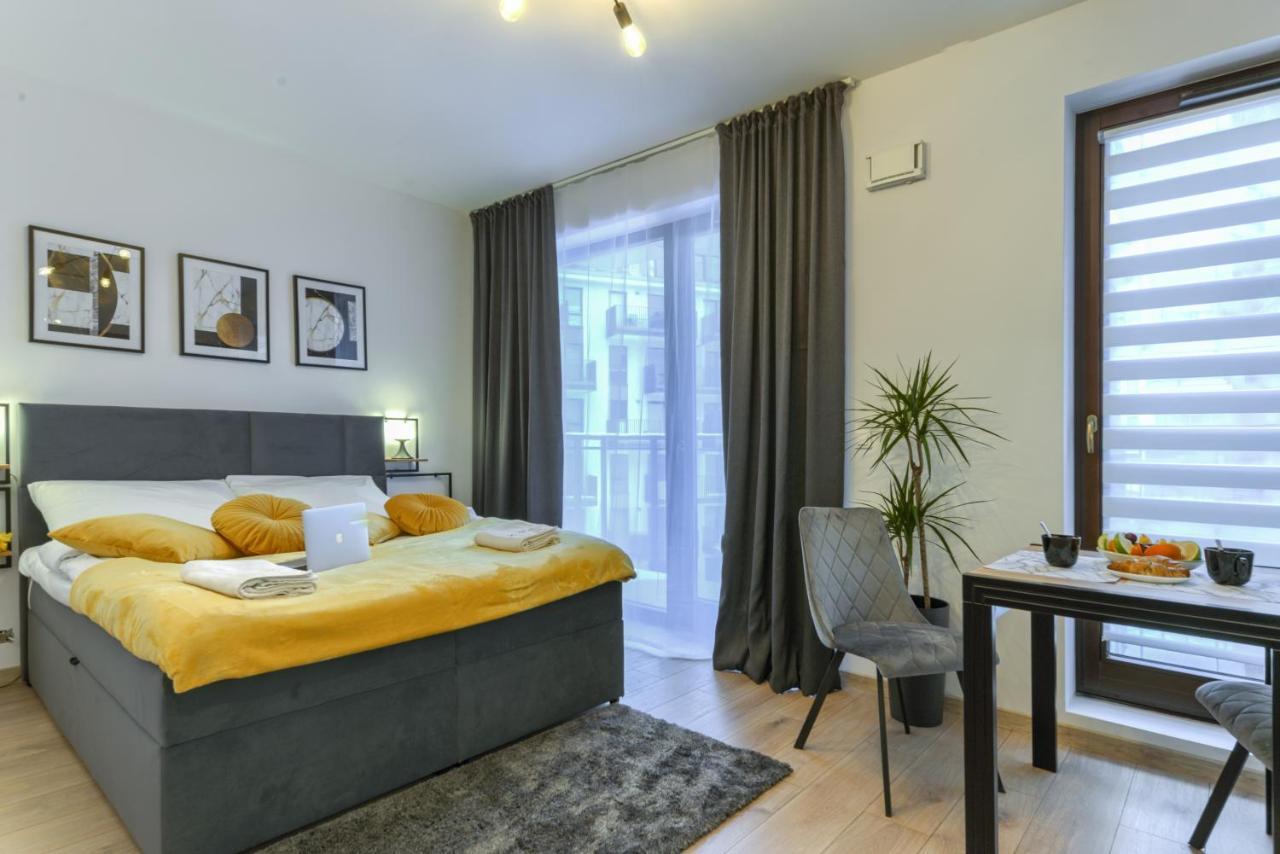 ורשה Wola Luxury Stay מראה חיצוני תמונה