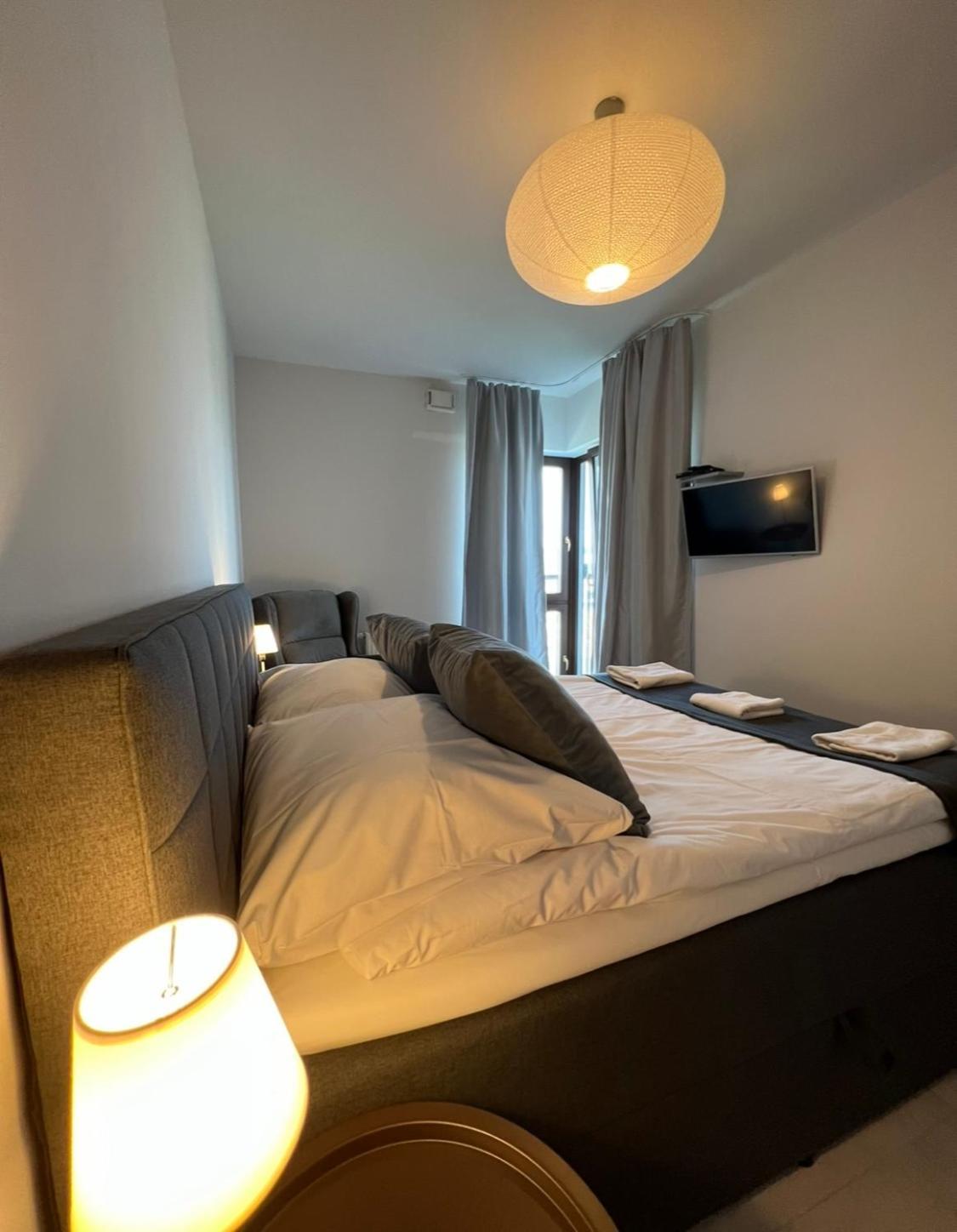ורשה Wola Luxury Stay מראה חיצוני תמונה